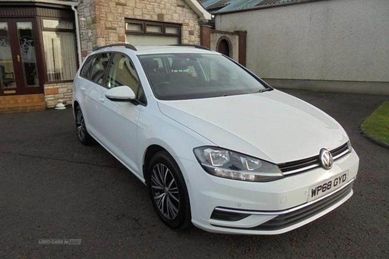 Used VW Golf VII SE 115 HP (84 kW) 2019 White Estate