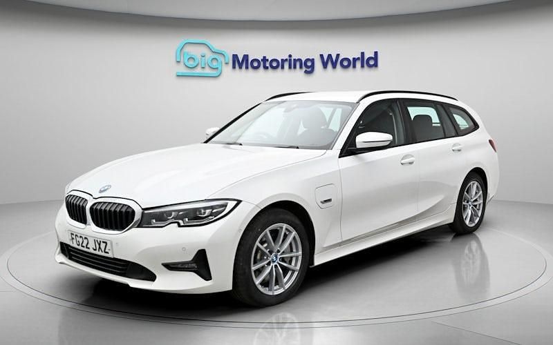 Used BMW 330e 292 HP (214 kW) 2022 White Estate
