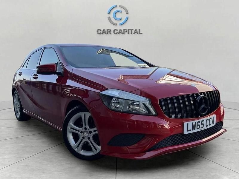 Used Mercedes A180 122 HP (89 kW) 2015 Red Hatchback