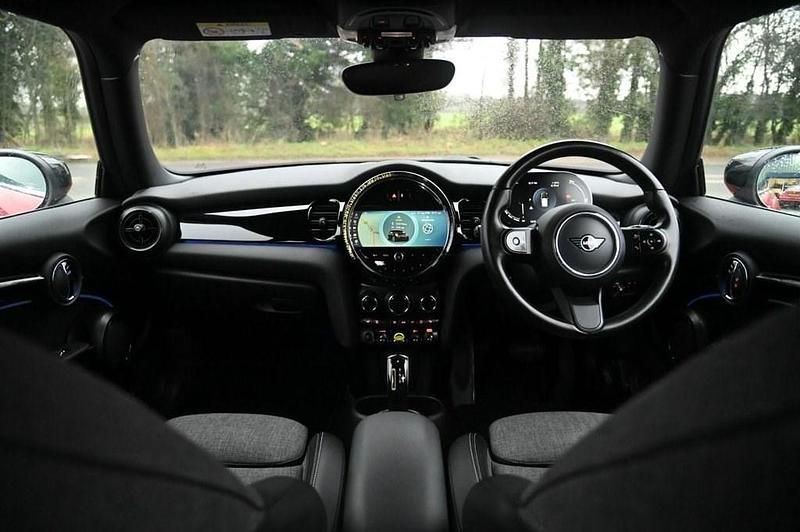 Used Mini Cooper SE Hatch 135 kW (184 HP) 2021 Red Hatchback