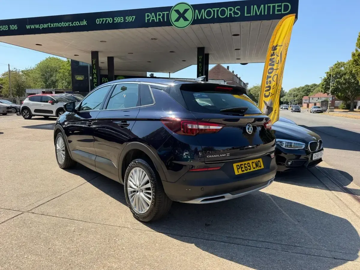 Used Vauxhall Grandland X S 130 HP (95 kW) 2019 Blue SUV