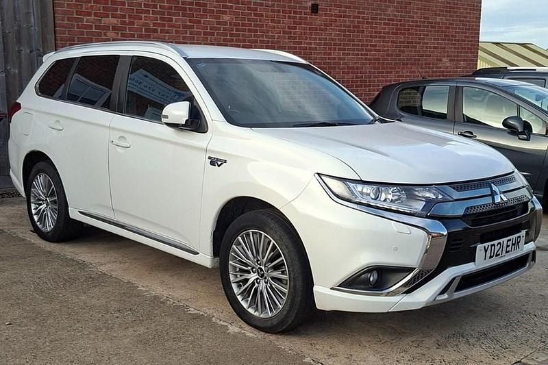 Used 2021 Mitsubishi Outlander P-HEV | £11,750 (Fair price) - Image 1/1