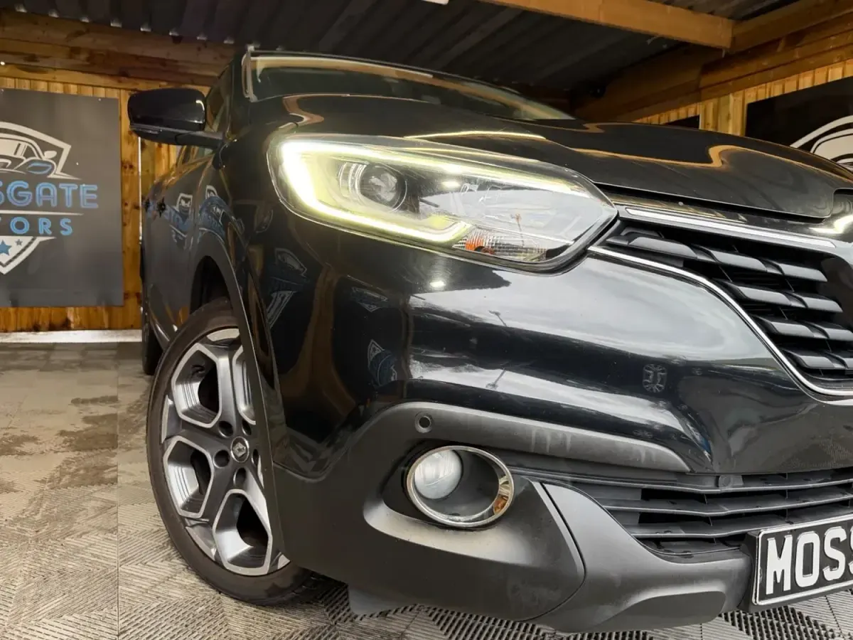 Usado Renault Kadjar Dynamique 110 HP (80 kW) 2015 Preto SUV