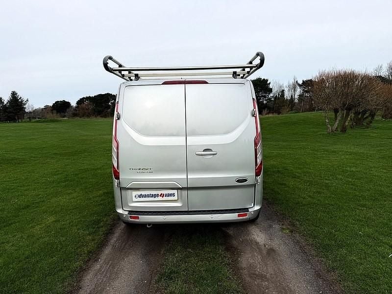 Begagnad Ford Transit Custom Limited 130 HK (95 kW) 2020 Silver Van