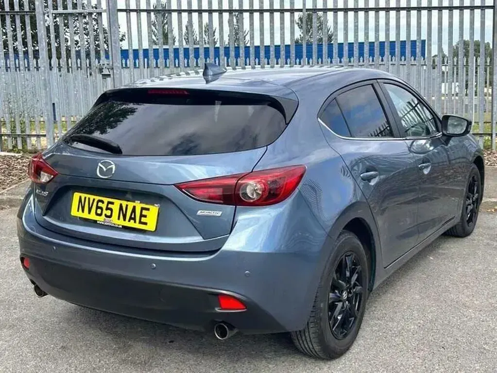 Used Mazda 3 121 HP (88 kW) 2016 Blue Hatchback