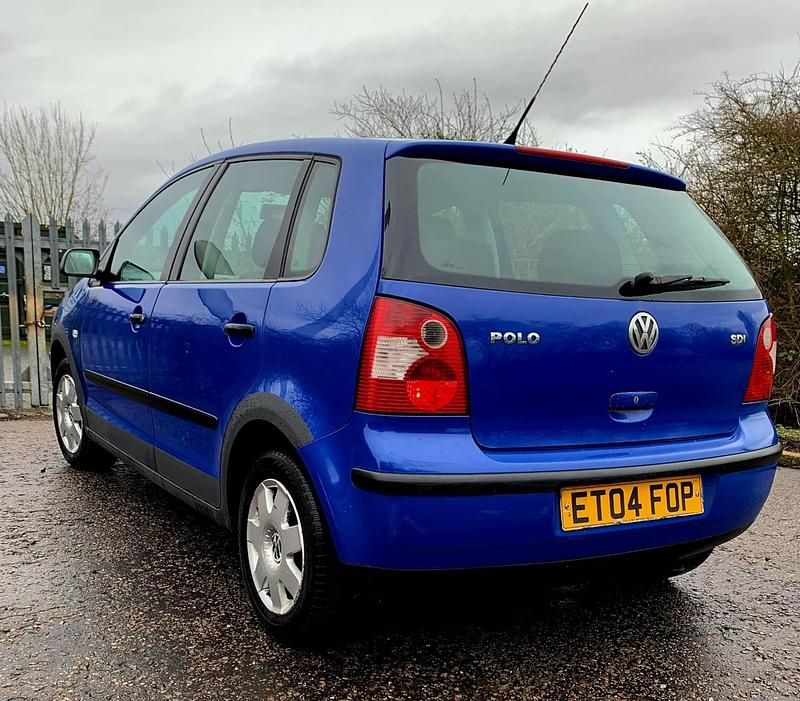 Used VW Polo S 64 HP (47 kW) 2004 Blue Hatchback