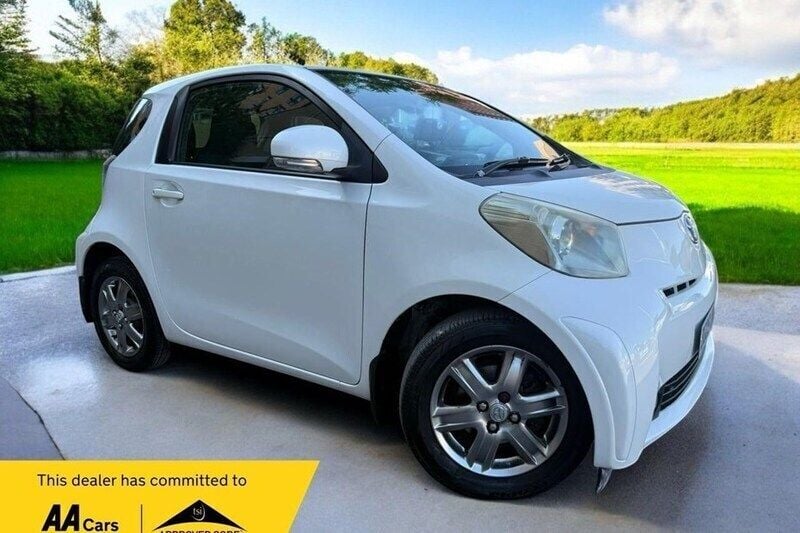 White Used 2009 Toyota iQ Hatchback | £2,495 (Good price) - Image 1/1