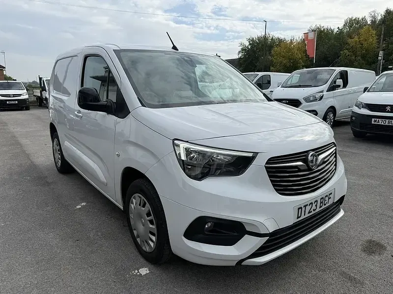 Used Vauxhall Combo 100 HP (73 kW) 2023 White MPV