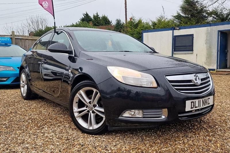 Used Vauxhall Insignia SRi 140 HP (102 kW) 2011 Black Hatchback