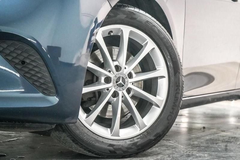 Used Mercedes B200 2020 Blue MPV