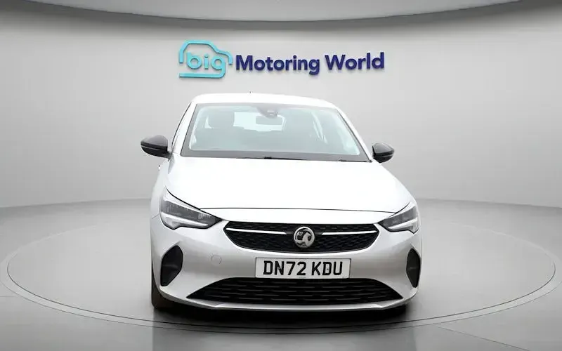 Begagnad Vauxhall Corsa Design Edition 75 HK (55 kW) 2022 Grå Halvkombi