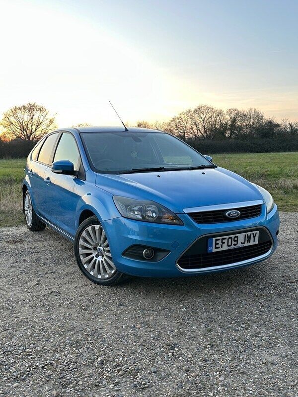 Blue Used 2009 Ford Focus Titanium Hatchback | £1,995 (Good price) - Image 1/4
