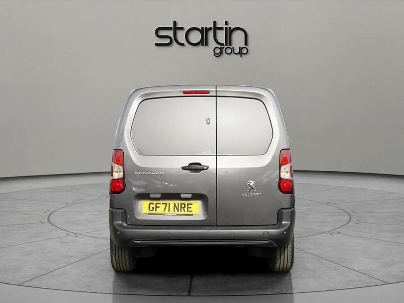 Used Peugeot Partner Premium 130 HP (95 kW) 2021 Grey MPV