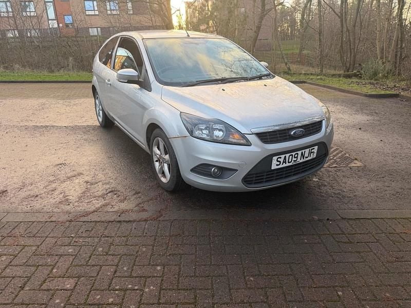 Used Ford Focus Zetec 2009 Silver Hatchback
