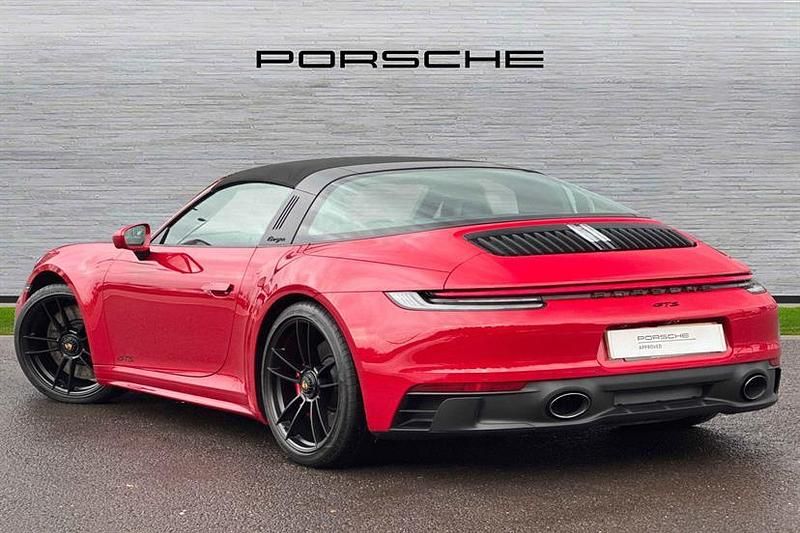 Used Porsche 911 480 HP (353 kW) 2022 Carmine red Coupe