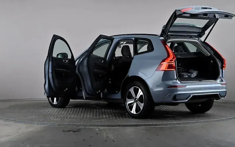 Used Volvo XC60 Plus 349 HP (256 kW) 2023 Grey SUV