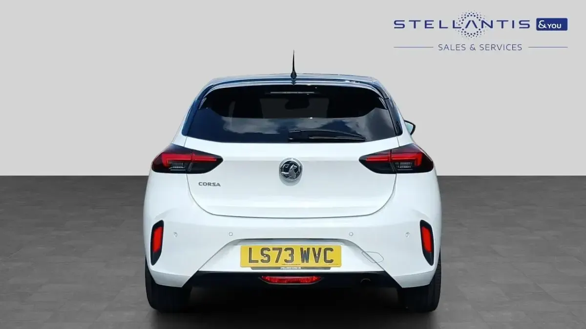 Used Vauxhall Corsa 74 HP (54 kW) 2023 White Hatchback