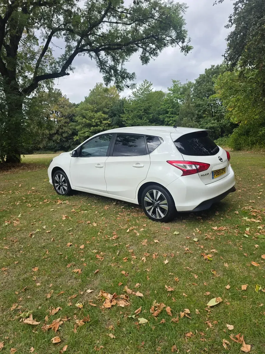 Used Nissan Pulsar N-TEC 115 HP (84 kW) 2015 White Hatchback