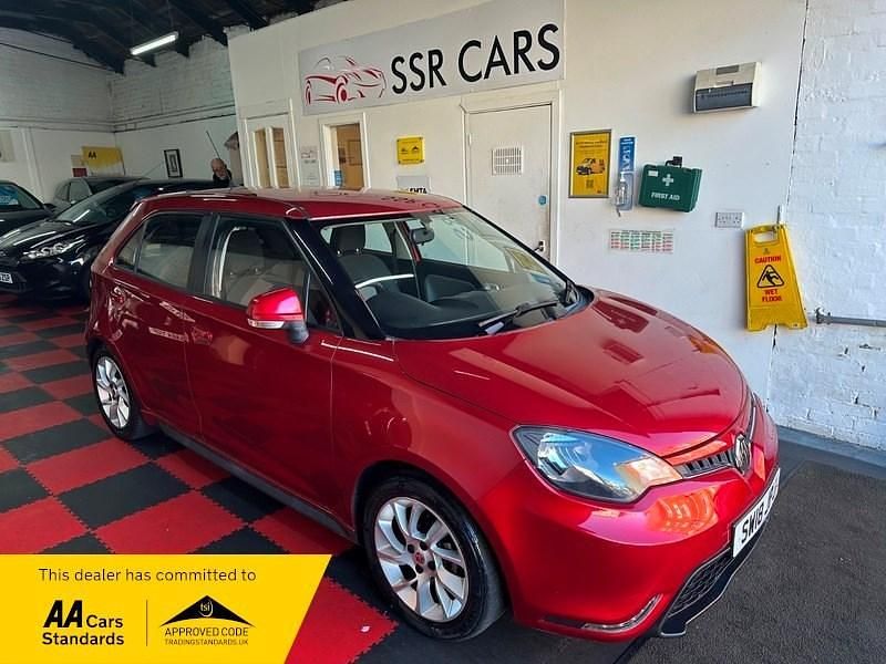 Used MG MG3 106 HP (77 kW) 2018 Red Hatchback