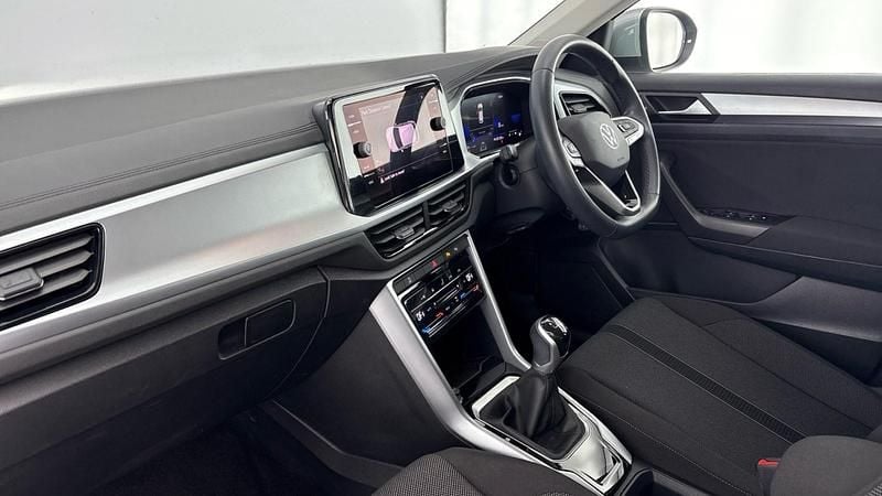 Used VW T-Roc Life 110 HP (80 kW) 2023 Silver SUV