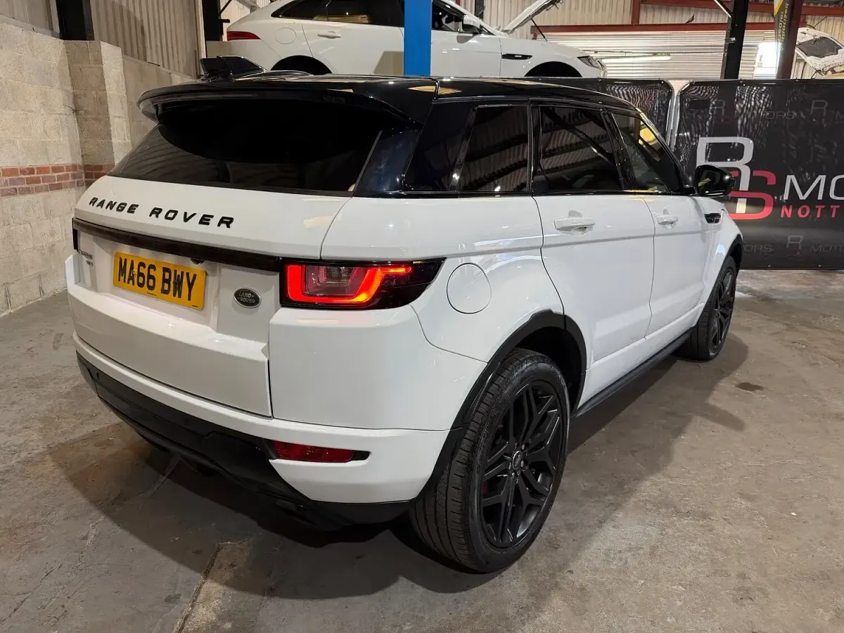Used Land Rover Range Rover evoque HSE Dynamic 180 HP (132 kW) 2016 White SUV
