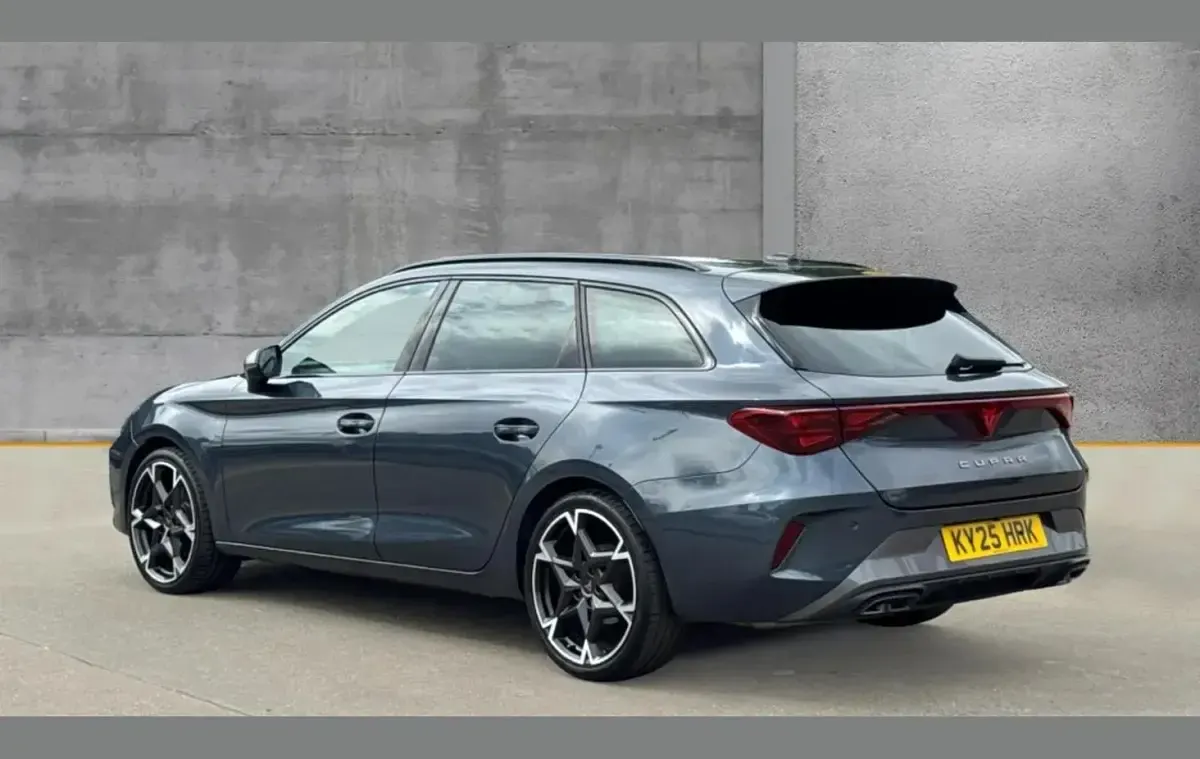 Used Cupra Leon 147 HP (108 kW) 2025 Grey Estate