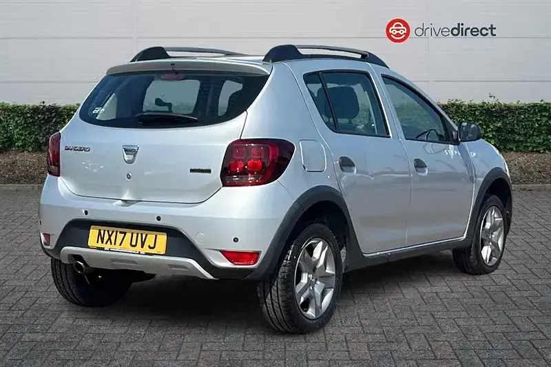Used Dacia Sandero Lauréate 90 HP (66 kW) 2017 Silver Hatchback
