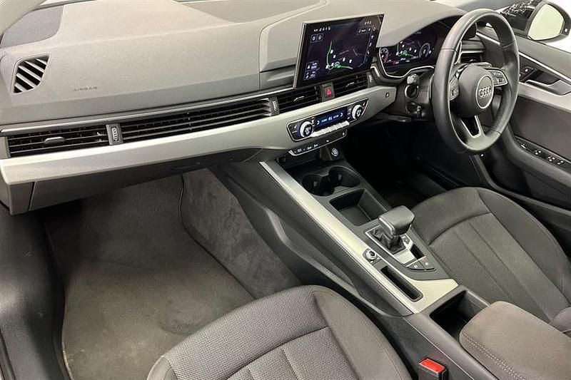 Used Audi A4 Comfort 163 HP (119 kW) 2023 Black Estate