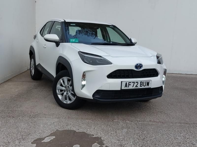 White Used 2022 Toyota Yaris Hybrid Estate | £19,298 (Good price) - Image 1/4