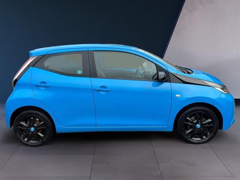 Used Toyota Aygo X-cite 2015 Blue Hatchback