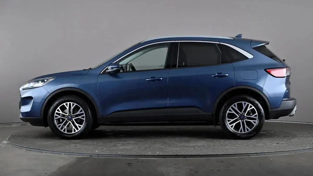 Used Ford Kuga Titanium 150 HP (110 kW) 2023 Blue SUV