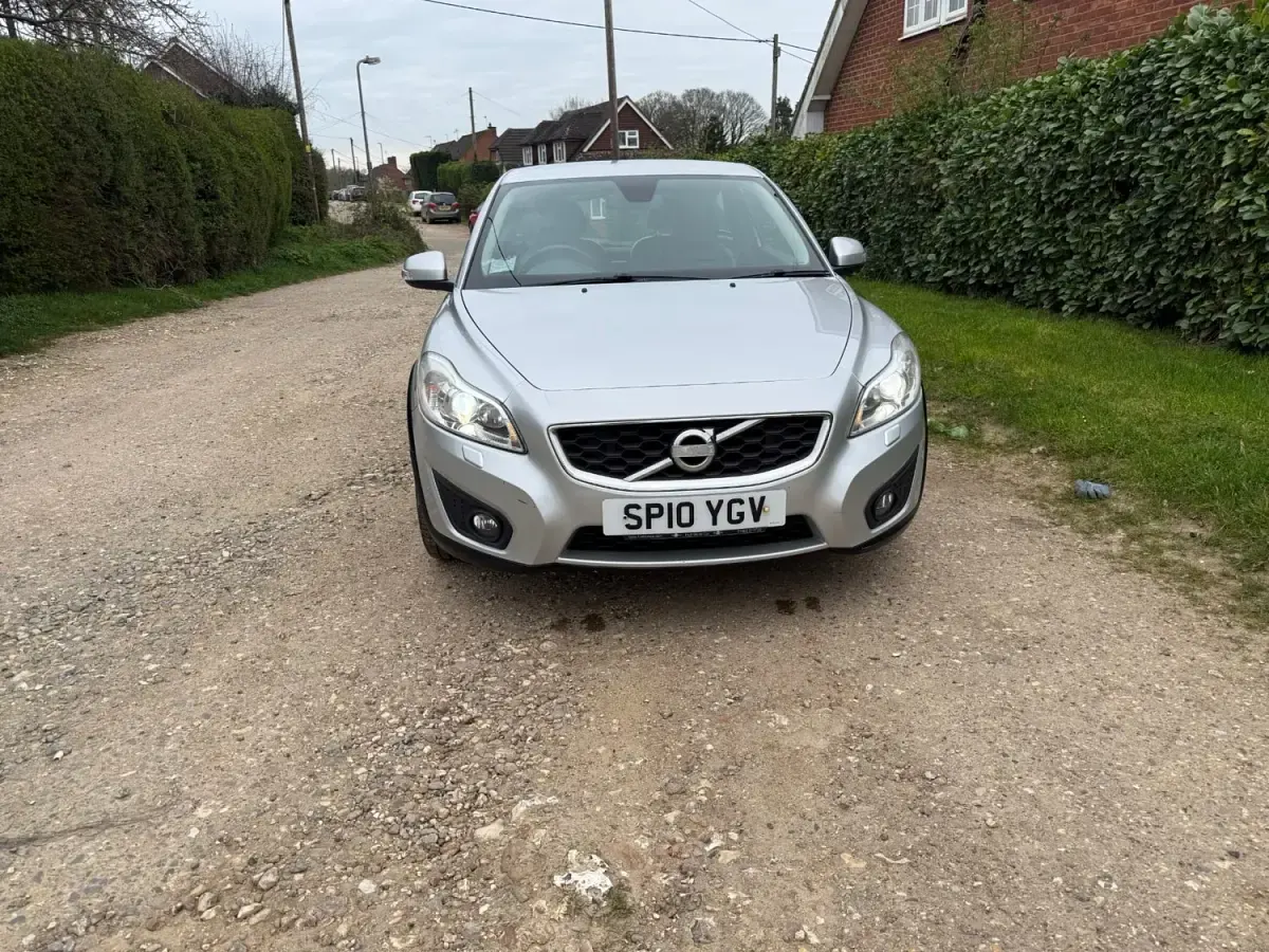 Usado Volvo C30 SE Lux 2010 Plateado Utilitario
