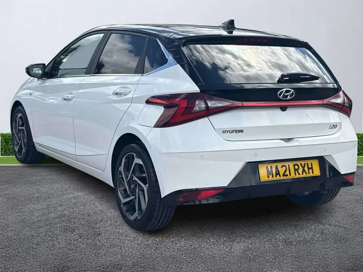 Used Hyundai i20 Ultimate 2021 White Hatchback