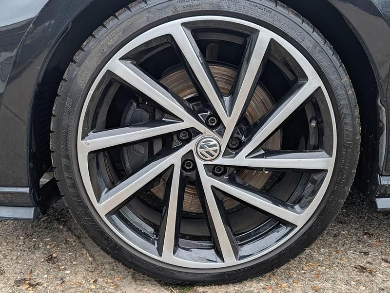 Used VW Golf VII R 310 HP (228 kW) 2017 Black Hatchback