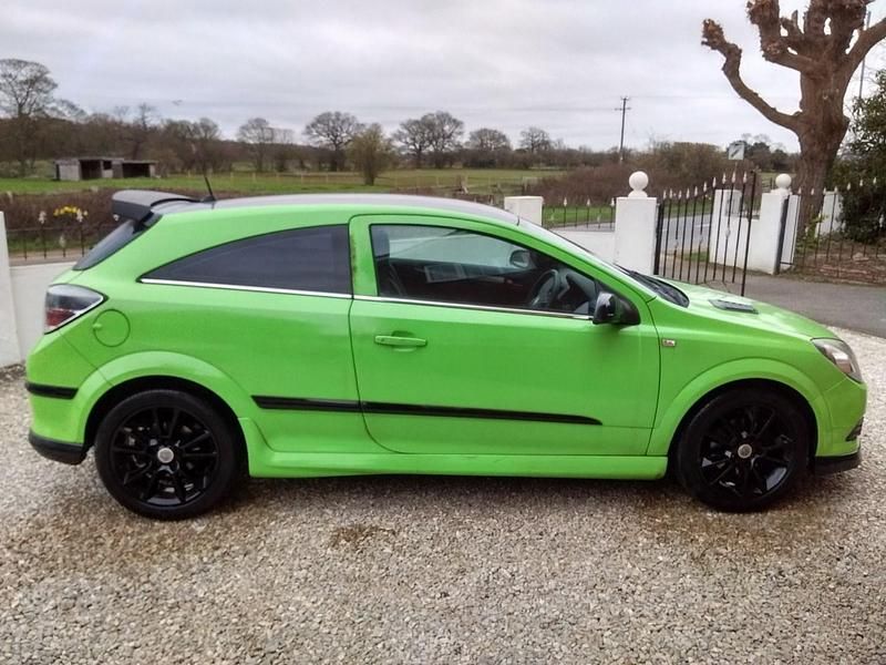 Used Vauxhall Astra Design Edition 2008 Green Hatchback
