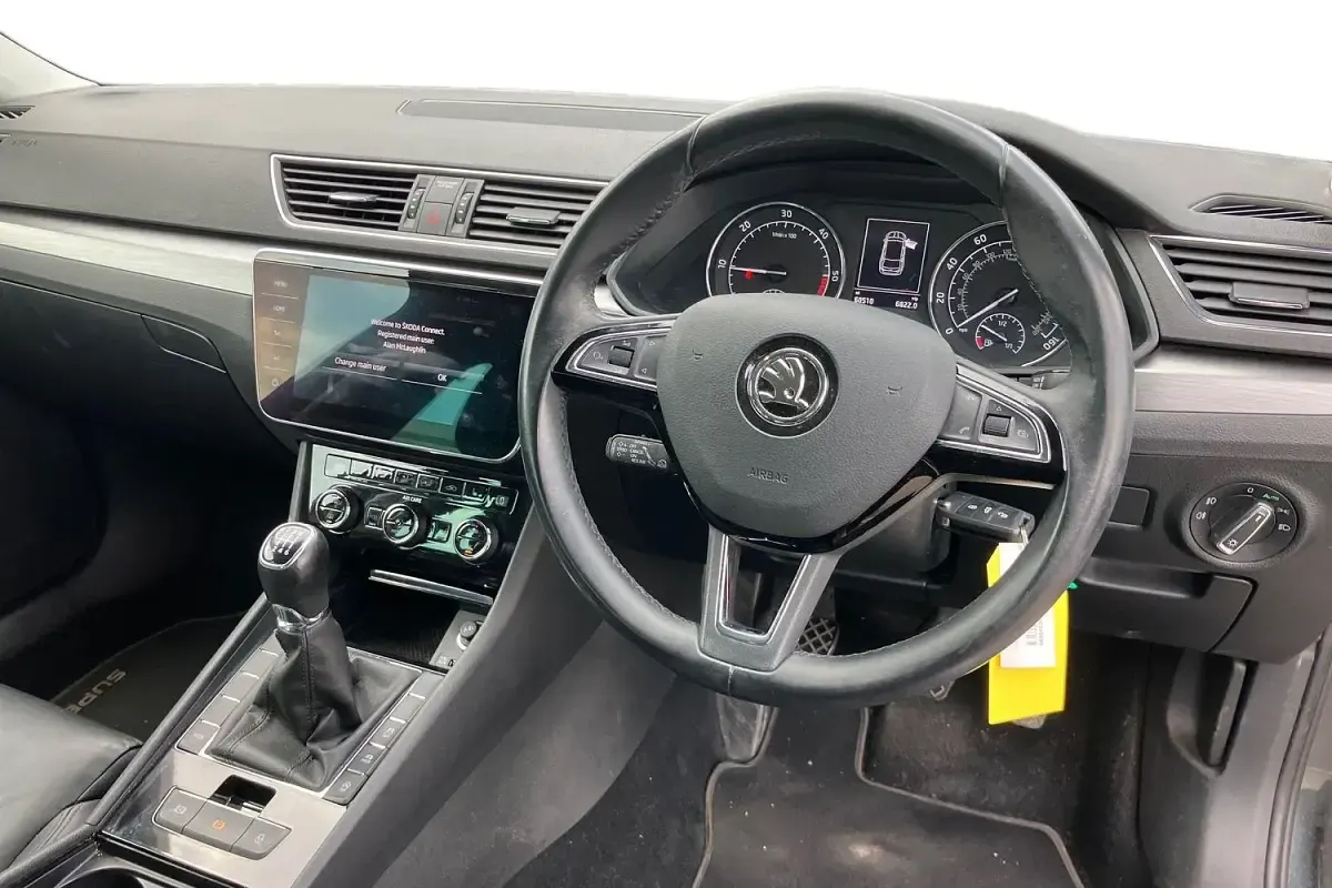Usado Skoda Superb SE L Executive 2017 Gris Familiar