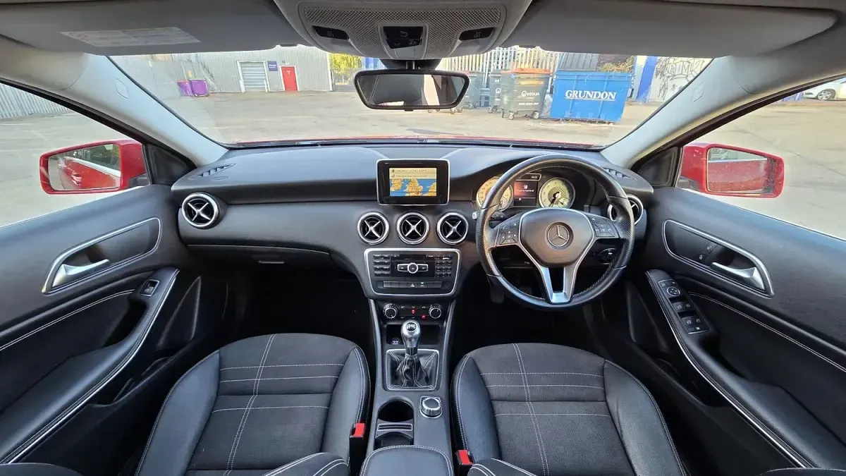 Used Mercedes A180 122 HP (89 kW) 2013 Red Hatchback