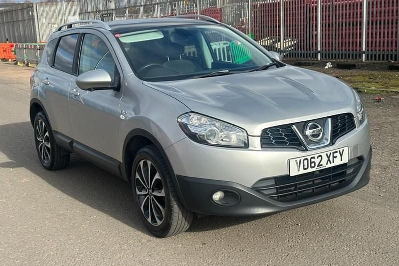 Used Nissan Qashqai N-TEC 117 HP (86 kW) 2012 Silver SUV