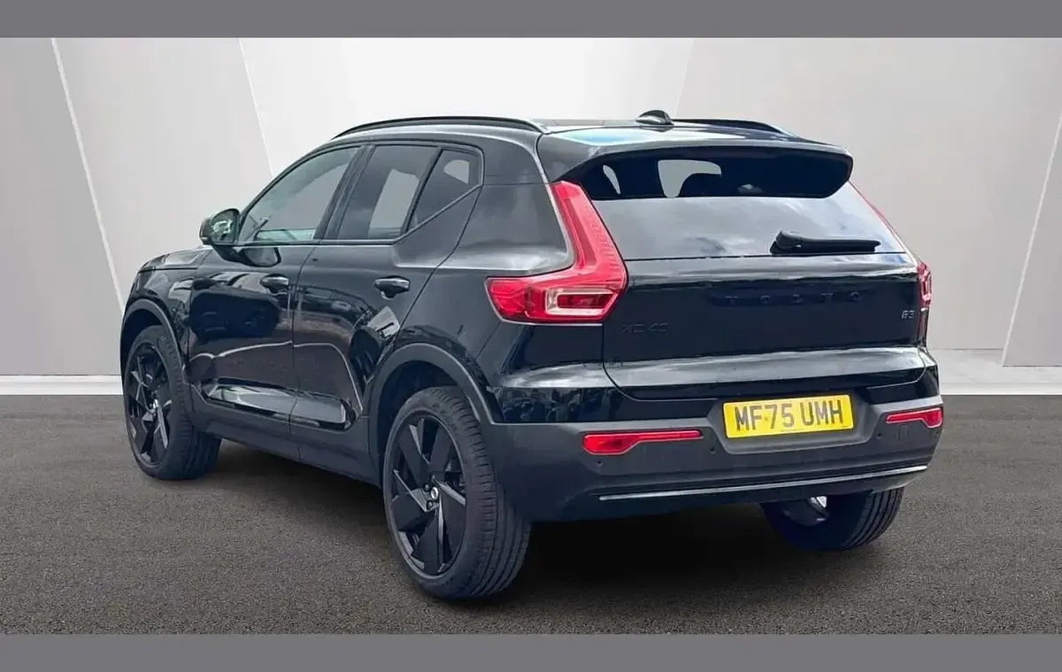 Used Volvo XC40 Plus 161 HP (118 kW) 2025 Black SUV