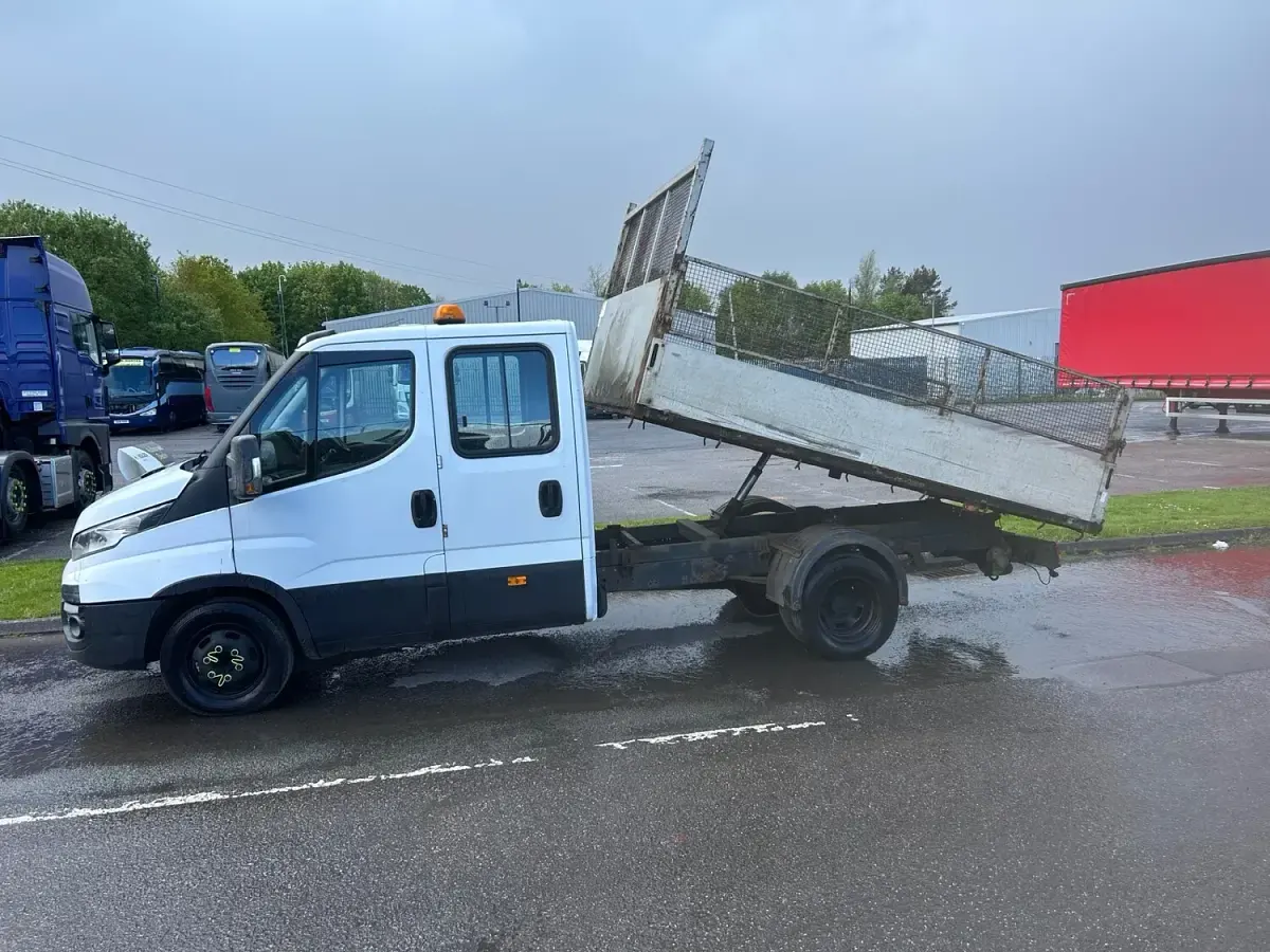 Used Iveco Daily 125 HP (91 kW) 2015 White Cabriolet