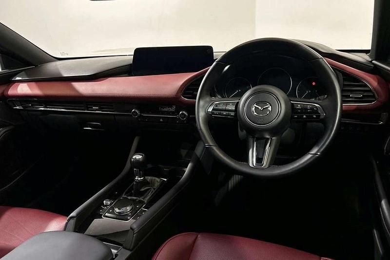 Usado Mazda 3 Takumi-Line 183 HP (134 kW) 2023 Preto Citadino