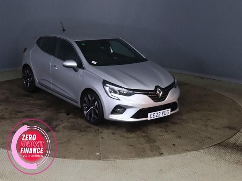 Used Renault Clio V SE 90 HP (66 kW) 2022 Silver Hatchback