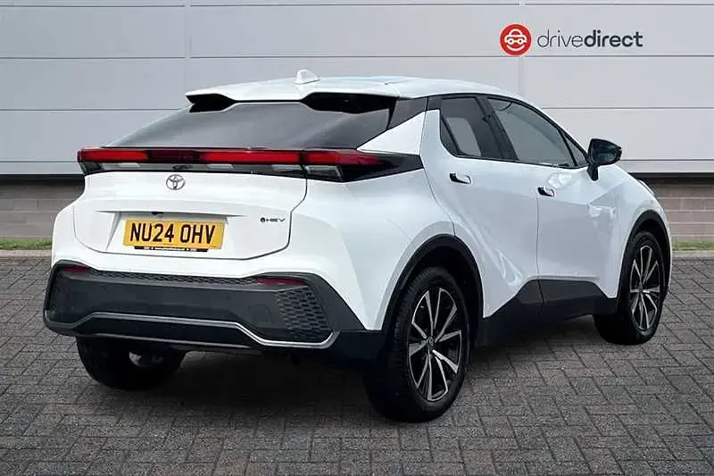 Used Toyota C-HR Design 140 HP (102 kW) 2024 White SUV