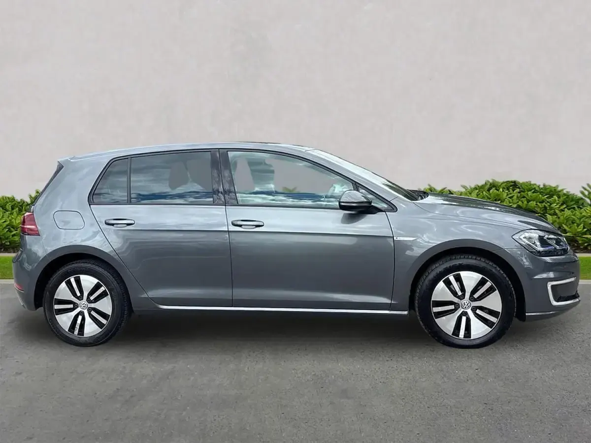 Usado VW e-Golf 100 kW (136 CV) 2018 Gris Utilitario