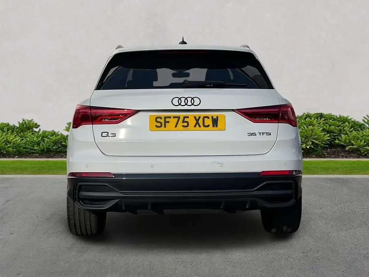 Used Audi Q3 Black Edition 150 HP (110 kW) 2025 White SUV