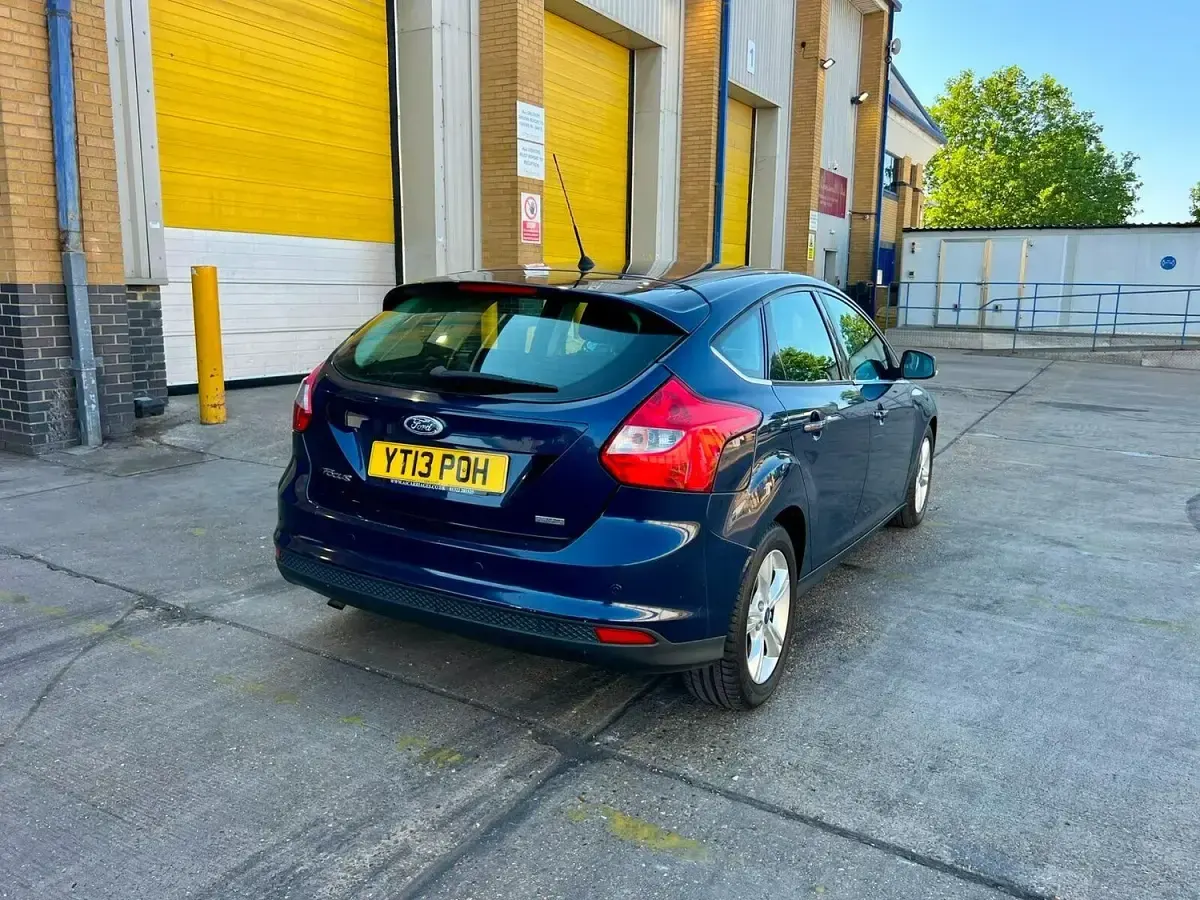 Used Ford Focus Zetec 2013 Blue Hatchback