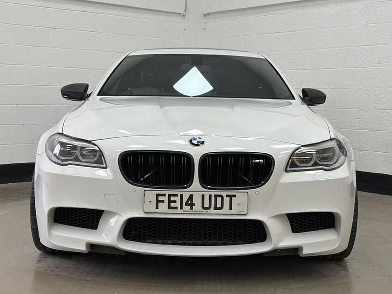 Used BMW M5 Basis 560 HP (411 kW) 2014 White Sedan