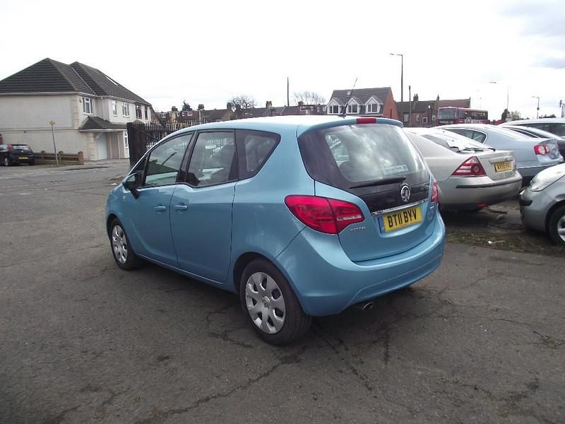 Used Vauxhall Meriva S 129 HP (94 kW) 2011 Blue MPV
