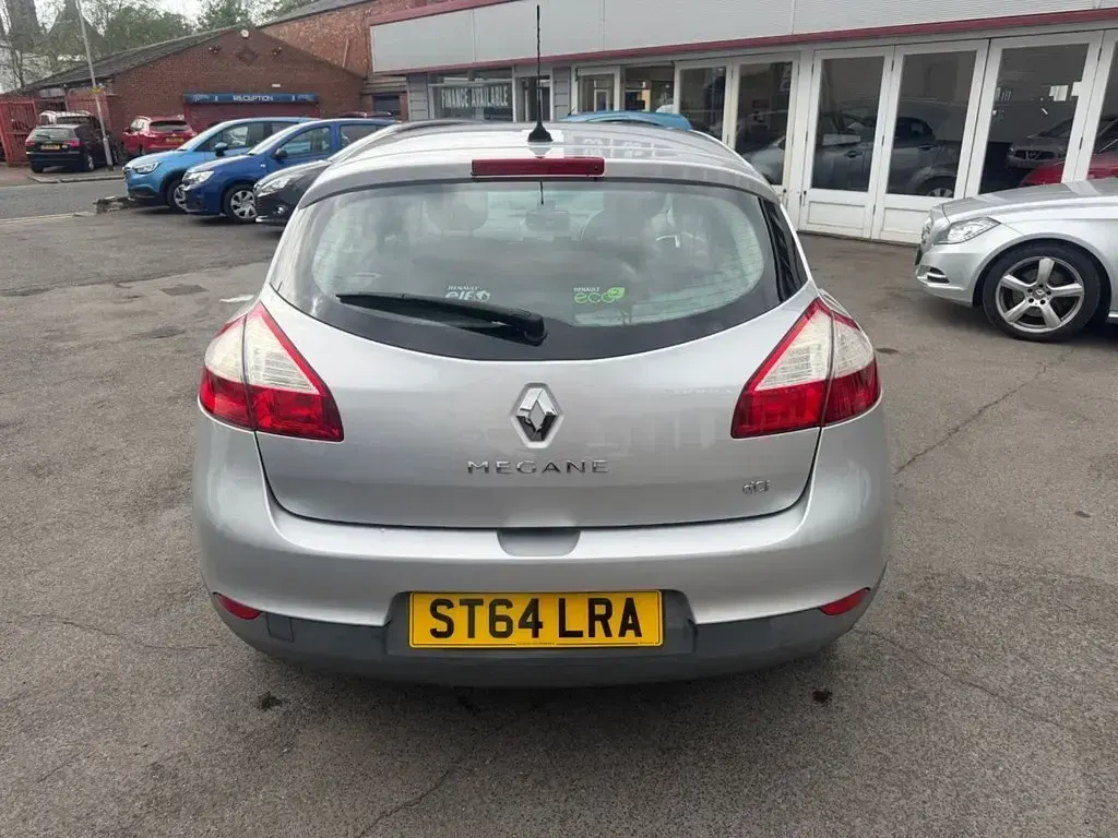 Used Renault Mégane Dynamique 110 HP (80 kW) 2014 Silver Hatchback