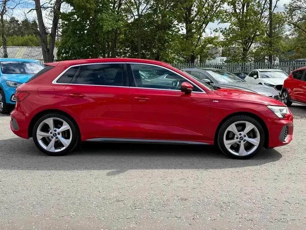Usado Audi A3 e-tron S-Line 204 CV (150 kW) 2020 Rojo Utilitario